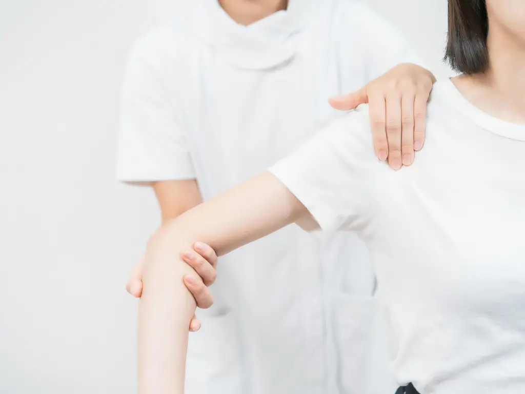 Frozen shoulder physiotherapy assessment and diagnosis Kuala Lumpur