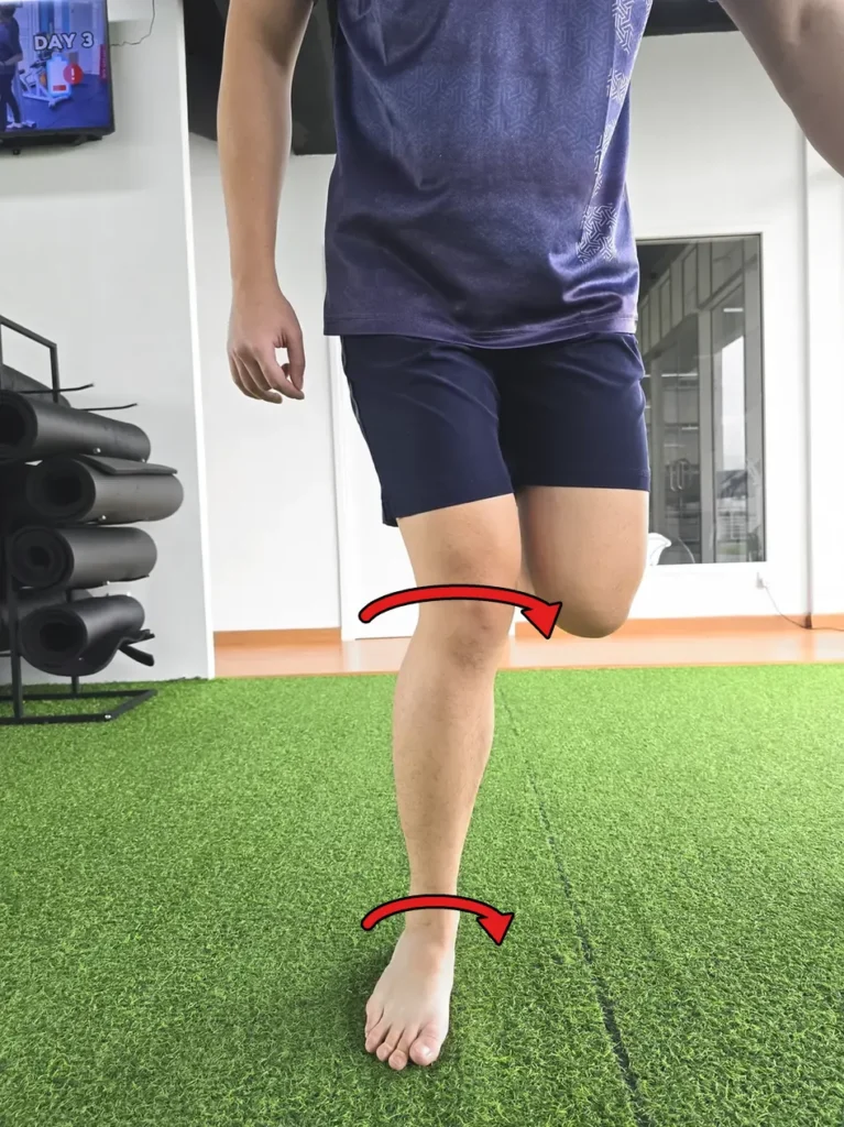 joint-compensation-ankle-rolls-in-knee-valgus